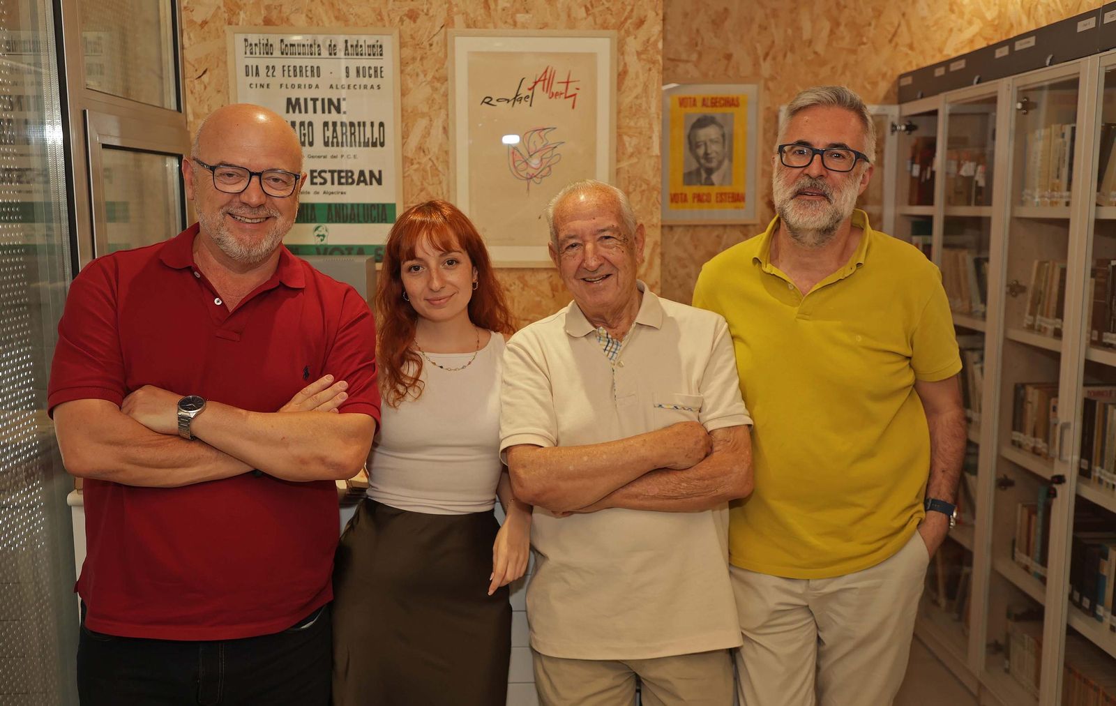 Donanción de la biblioteca y el fondo domucomental de Paco Esteban a la UCA, en imágenes