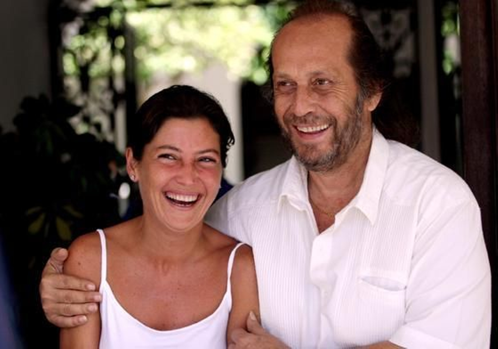 El guitarrista, junto a la bailaora Sara Baras. / José Luis Roca