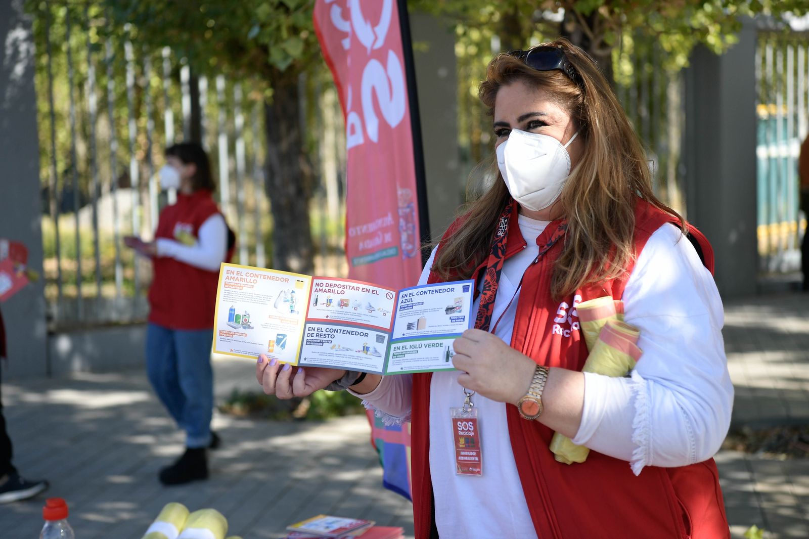 Fotos de la campaña 'Sos reciclaje' en Granada