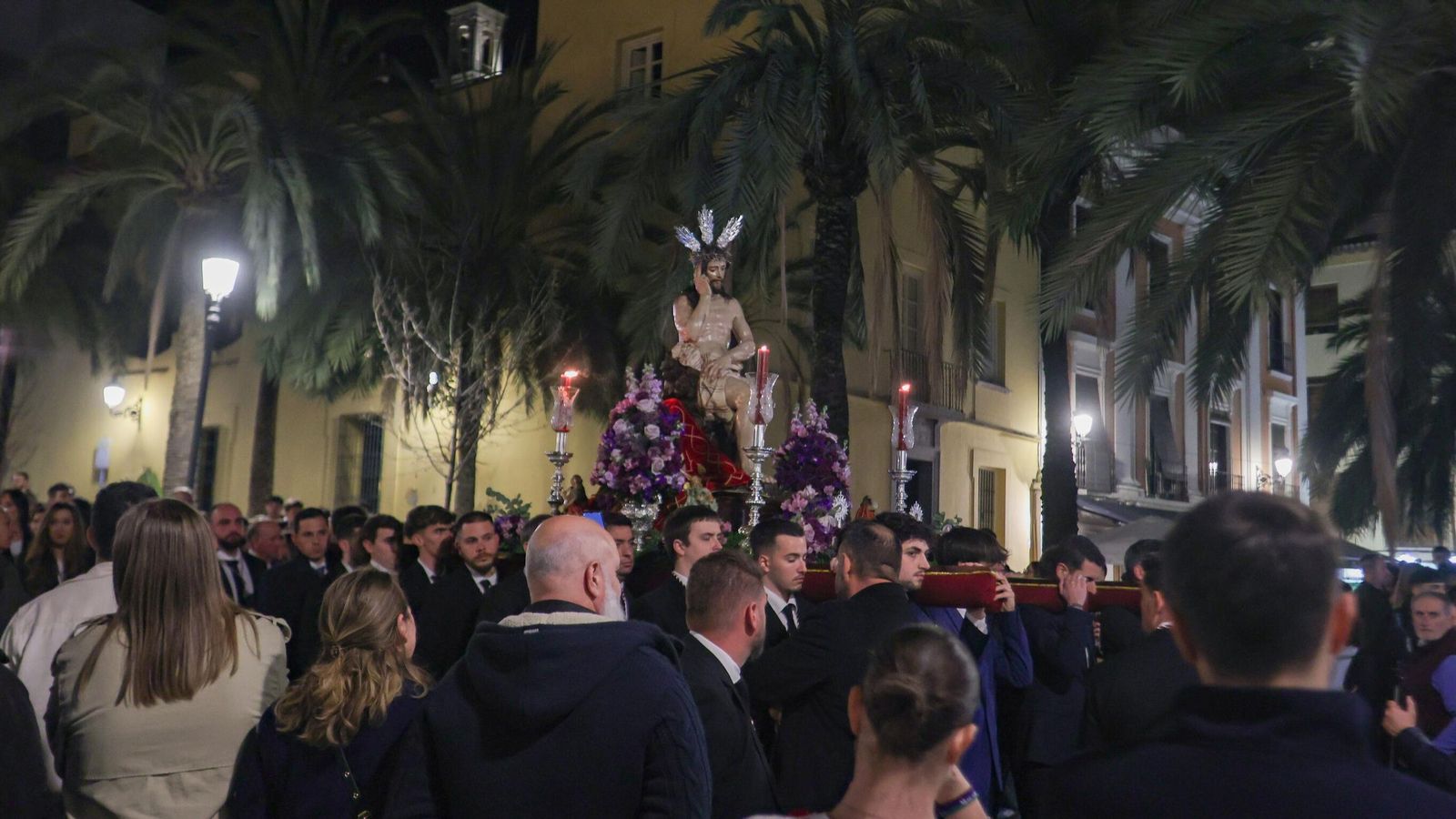 Fotogalería: Vía Crucis Hermandad de los Estudiantes 2025