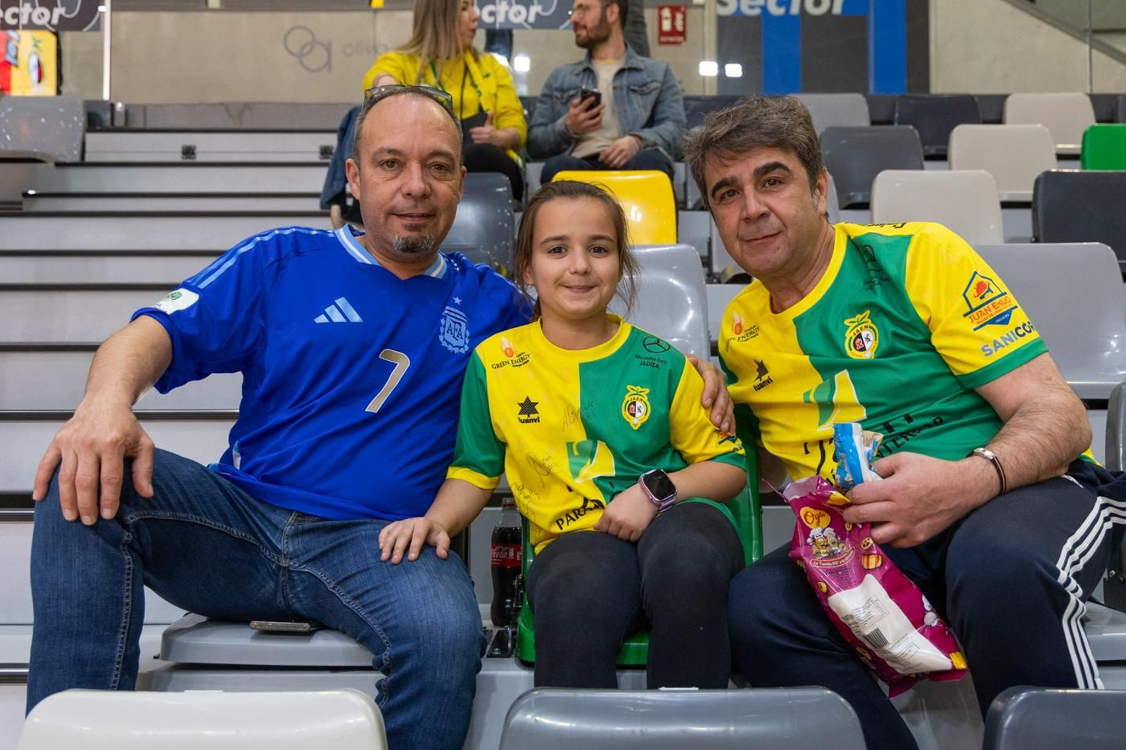 En imágenes: la afición y mejores jugadas del Jaén FS - Jimbee Cartagena