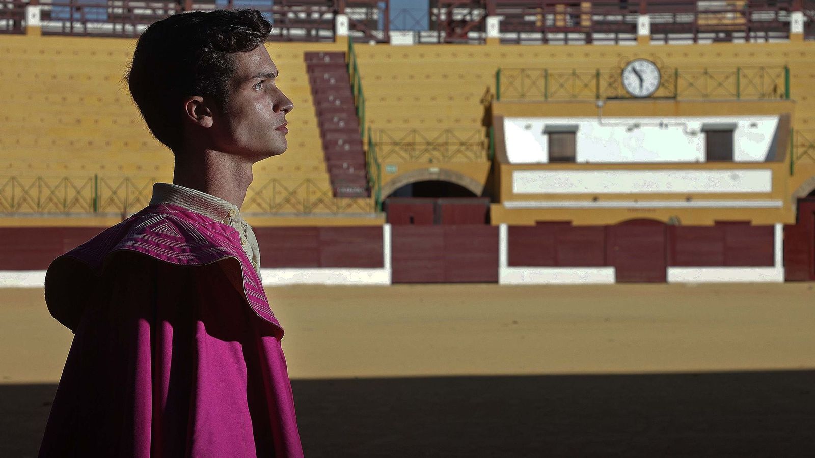 El novillero linense Juan Jesús Rodríguez, en la plaza linense de El Arenal