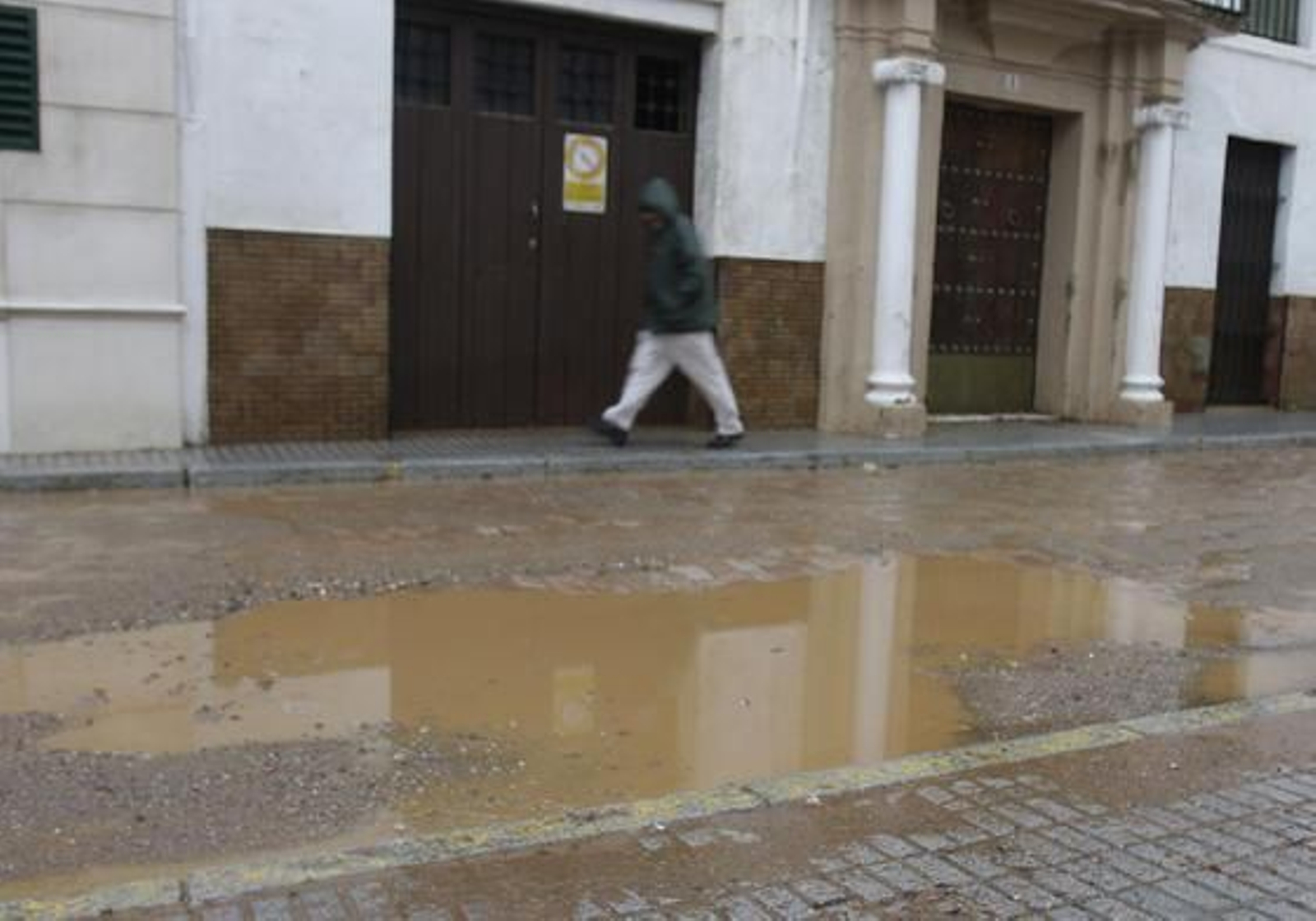 Las consecuencias de las fuertes lluvias en Constantina.   Foto: José Ángel García
