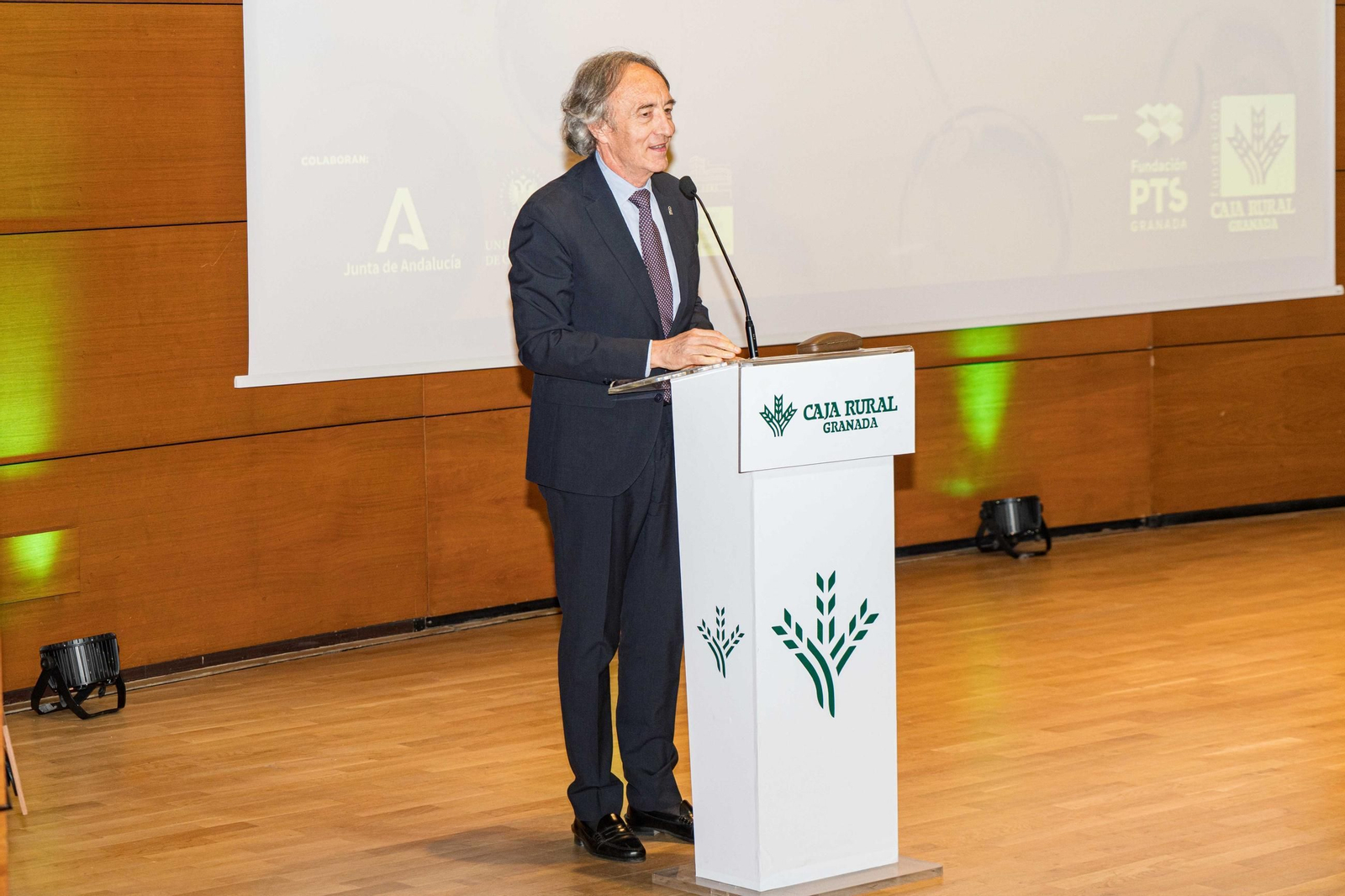 Fotos: Así ha recibido Jonatan R. Ruiz el XXI Premio Ciencias de la Salud Fundación Caja Rural Granada