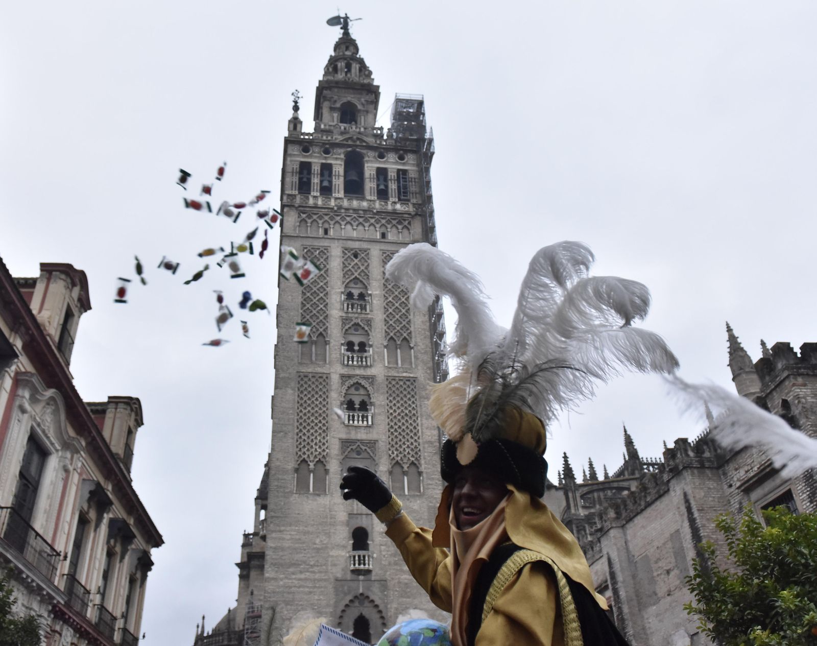 El Heraldo Real recorre las calles del centro