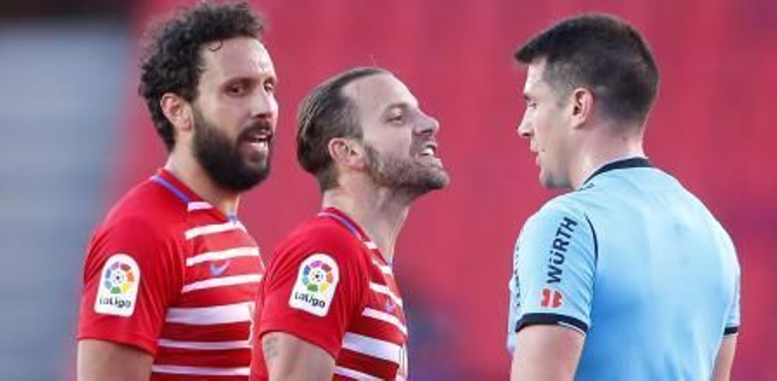 Díaz de Mera (d), tras expulsar a Soldado la pasada campaña