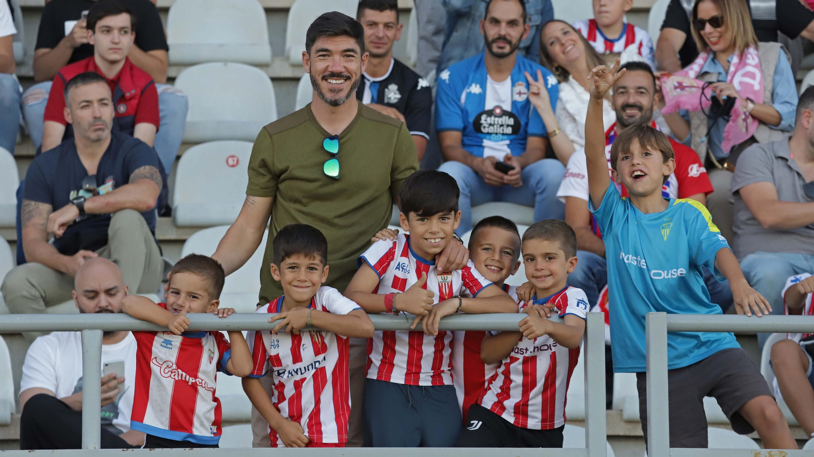 Fotos de la afición en el Nuevo Mirador