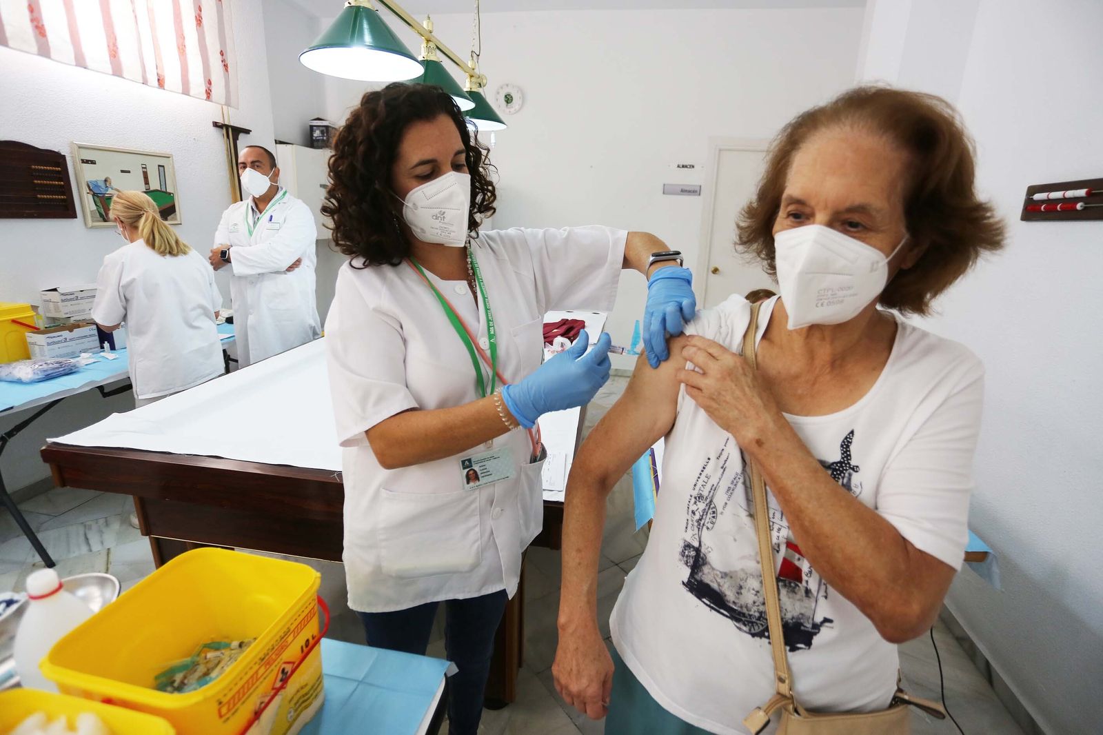 Vacunación en el centro de mayores de Las Angustias.