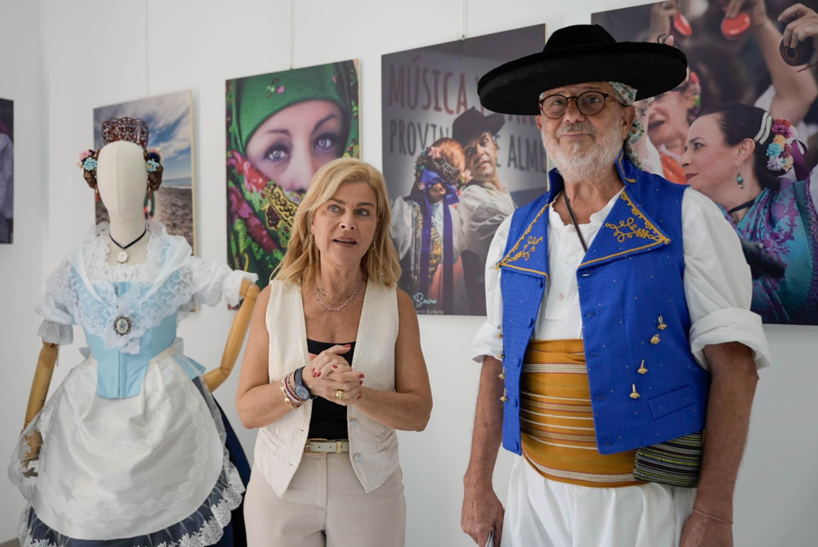 Las mejores imágenes de la exposición "Almería viste de historia su feria"