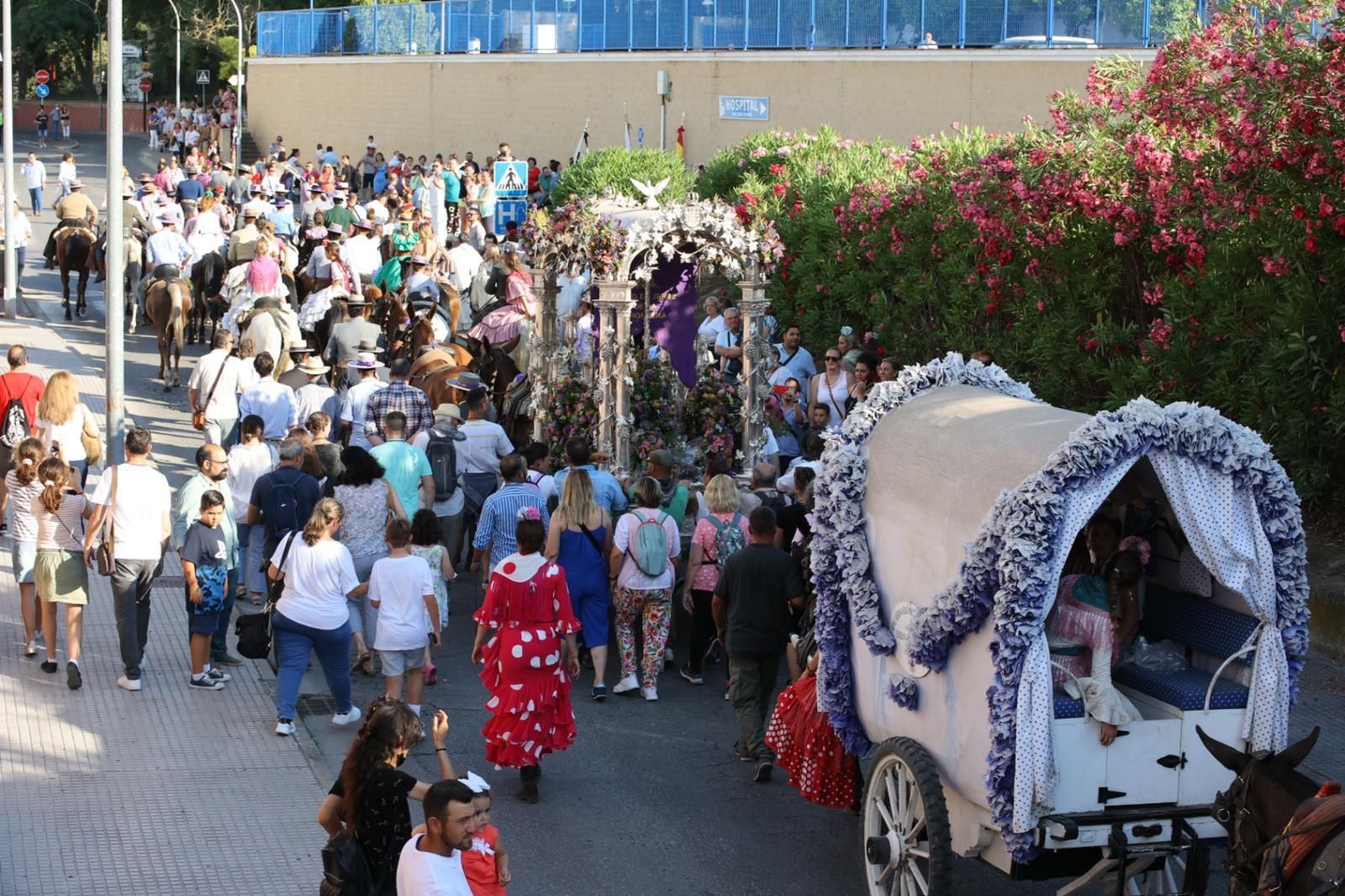 La Hermandad del Rocío de Jerez, entrando en la ciudad en su regreso