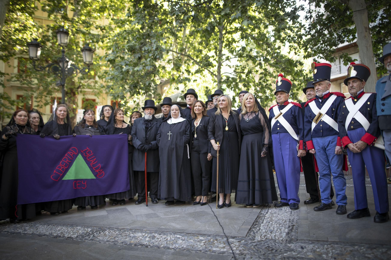 Las mejores imágenes de la tradicional proecesión en honor a Mariana Pineda en Granada