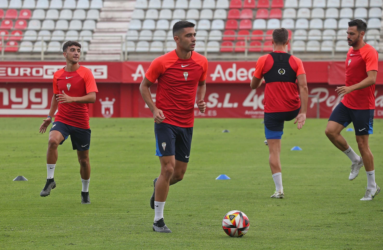 Fotos del entrenamiento del Algeciras CF en el estadio Nuevo Mirador