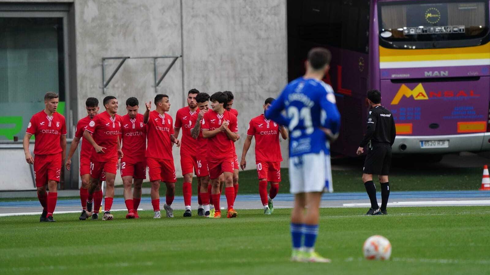 Los caballas celebran el 0-1, obra de Moyano.