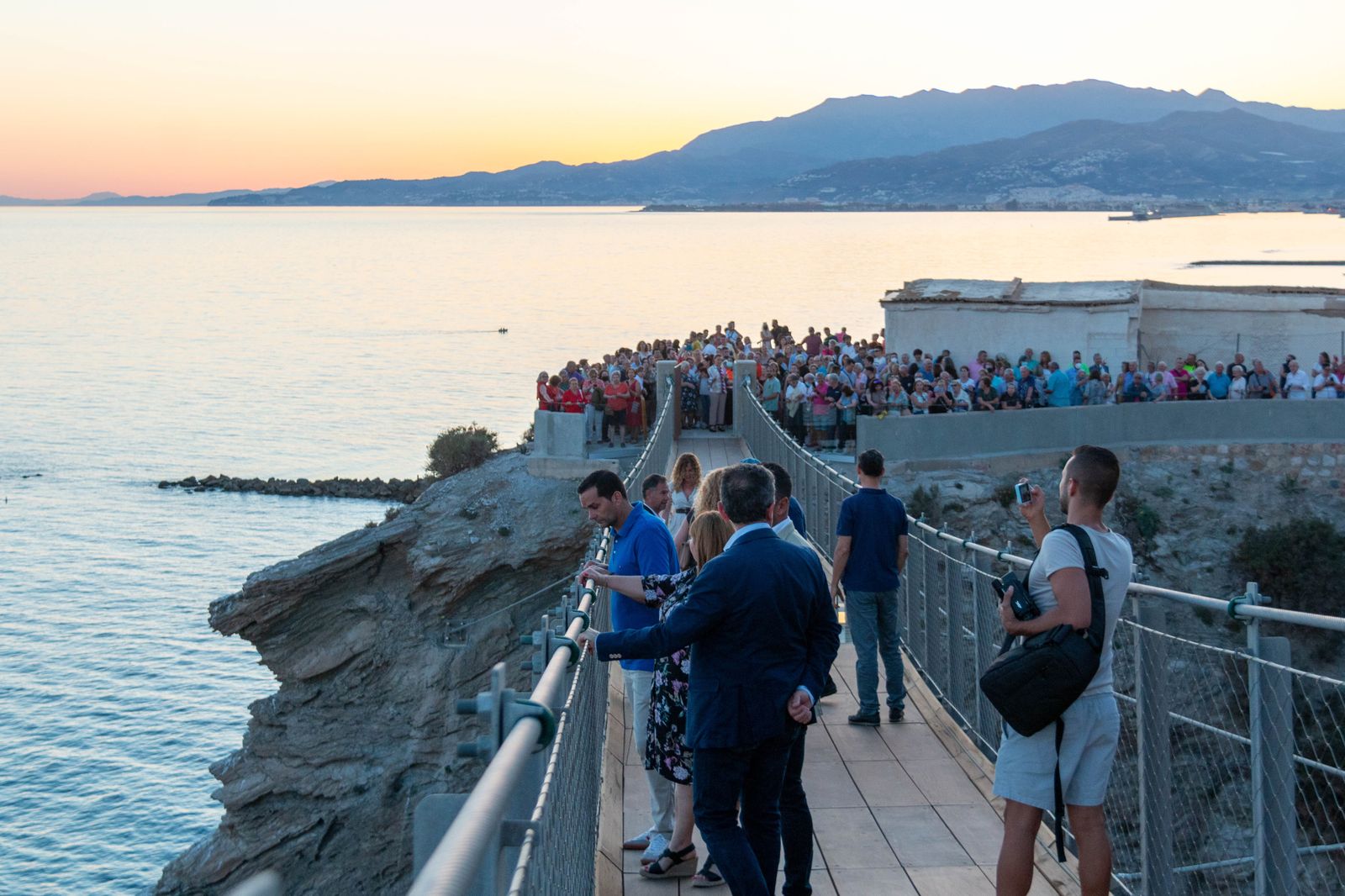 El nuevo puente de Torrenueva, en imágenes