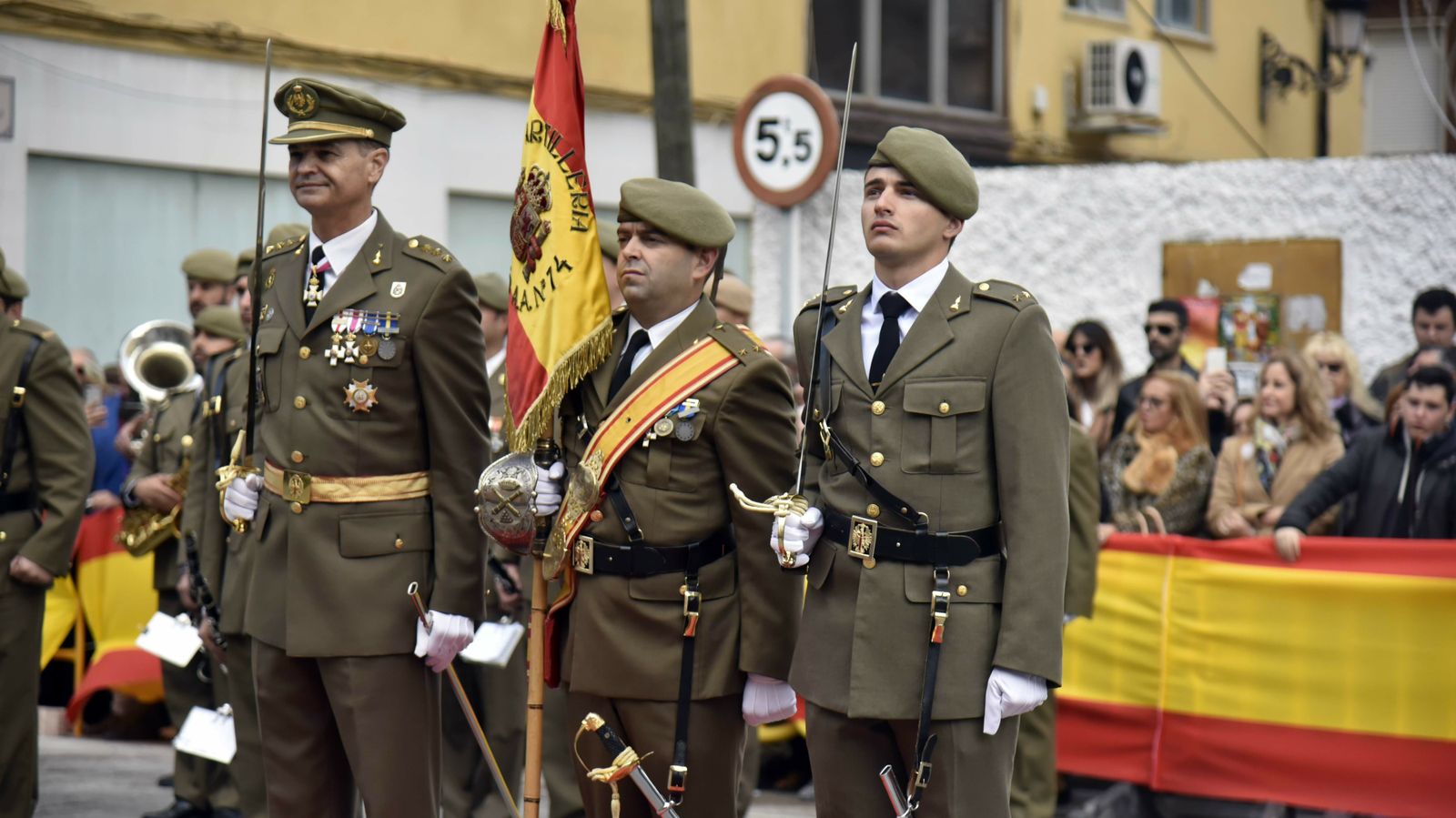 Las mejores fotos de la jura de bandera civil en La Línea