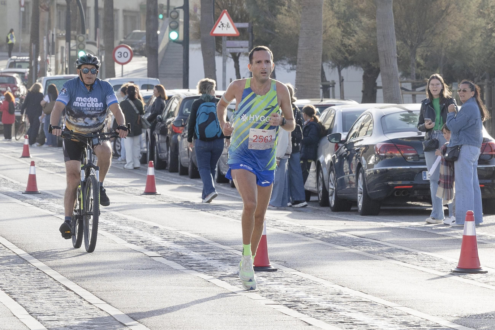 Búscate en las imágenes de la "II Media Maratón Ciudad de Cádiz"