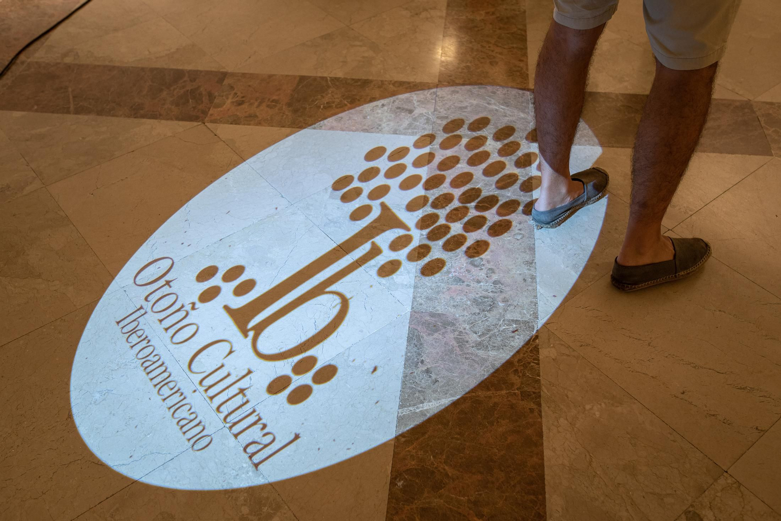 La inauguración de la exposición 'Escultura liberada. Intérpretes de la materia con Venus Petróleo' en imágenes