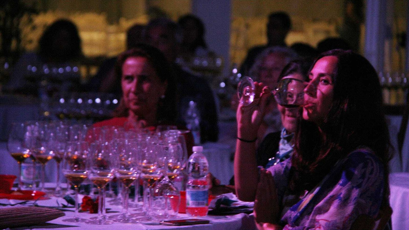 Catas y buen ambiente en el arranque del espectáculo.