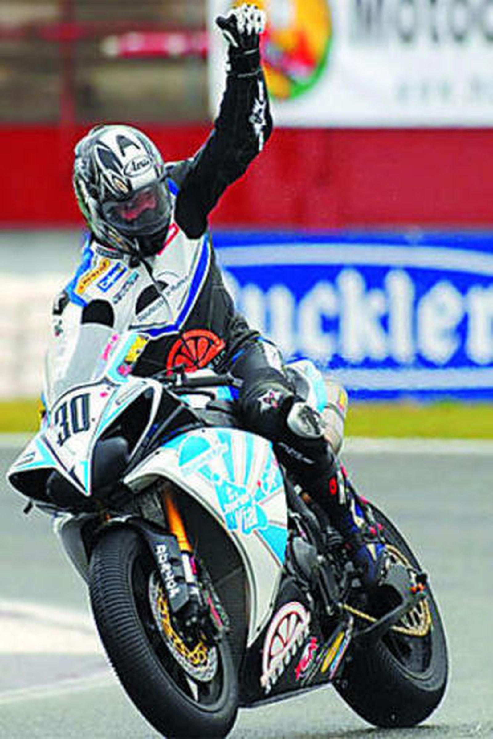 Cardoso, victorioso.