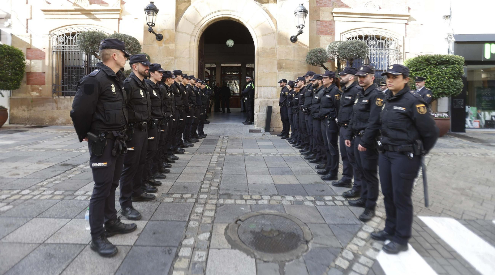 Las fotos del homenaje en Algeciras al inspector jefe de la Policía Nacional Francisco González Suárez
