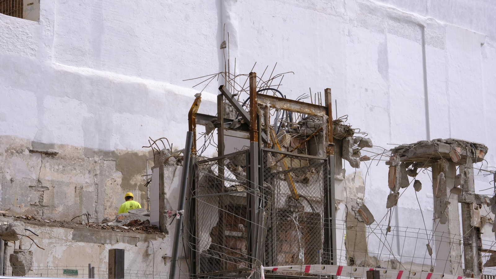 Las mejores imágenes del edificio de Correos demolido