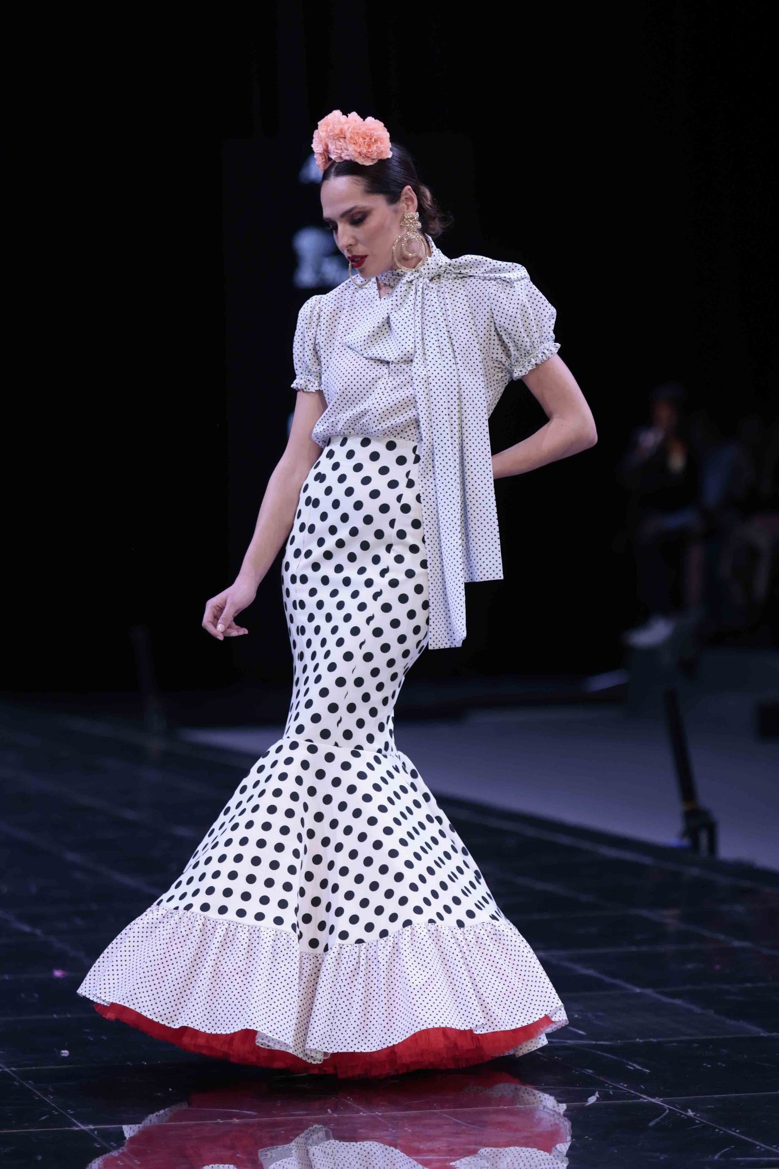 Desfile de Pilar Rubio en SIMOF de 2024, todas las fotos