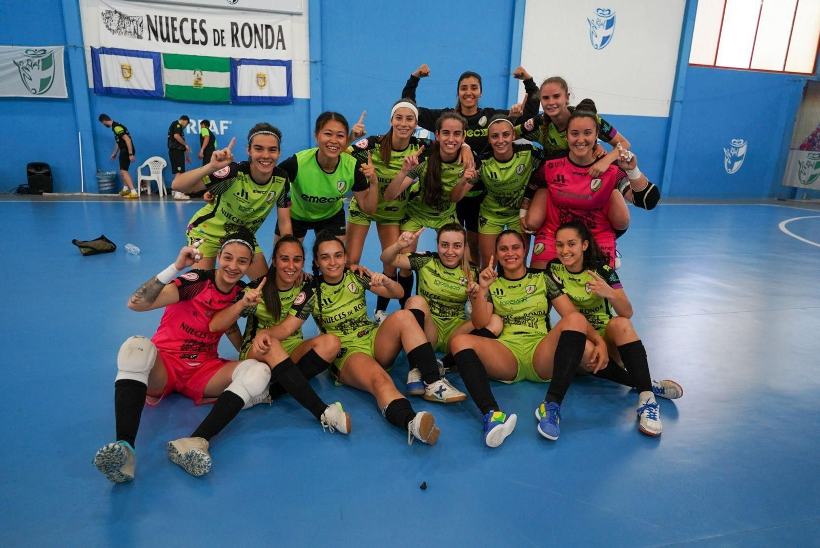El Nueces de Ronda celebra. El Nueces de Ronda celebra.