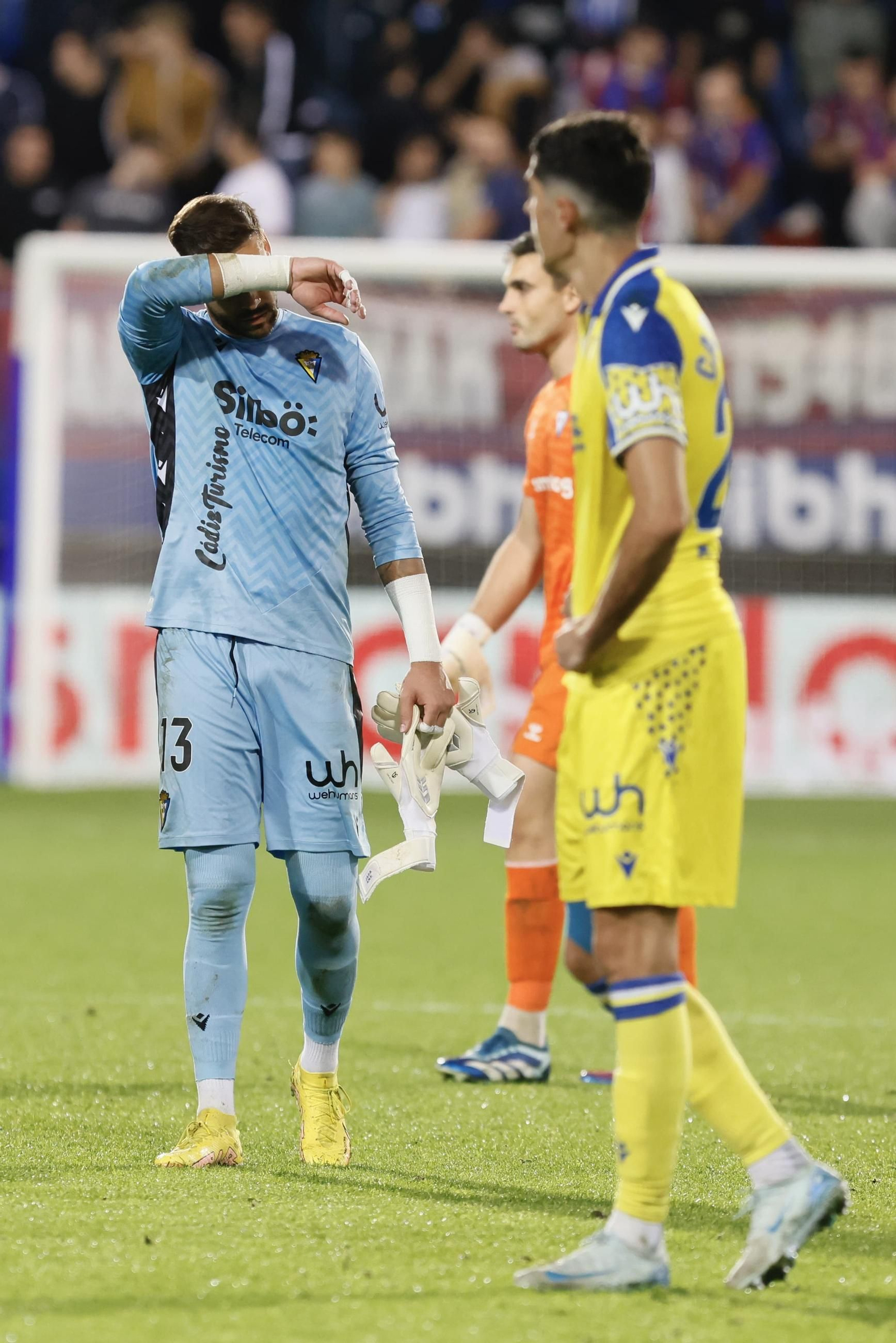 Las imágenes del partido de fútbol Éibar - Cádiz