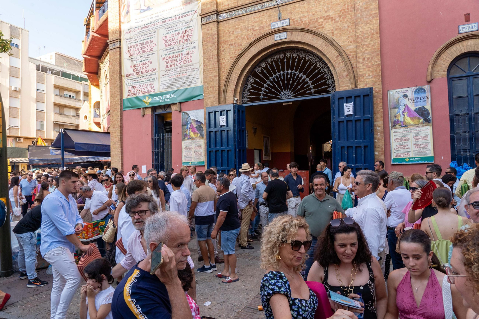 Colombinas 2025: Ambiente en la corrida de toros del domingo 3 de agosto en Huelva