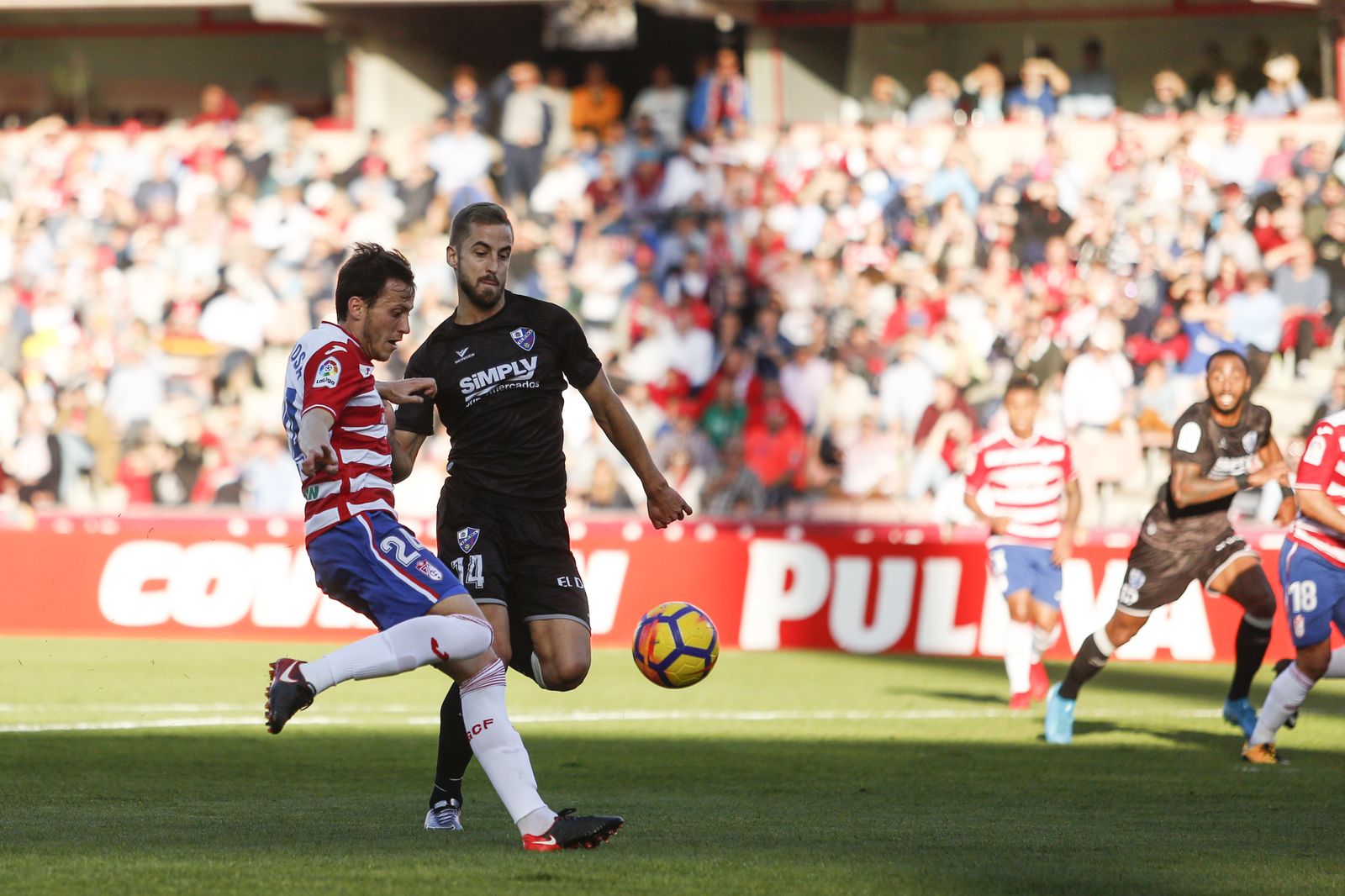 El Granada CF-Huesca, en imágenes
