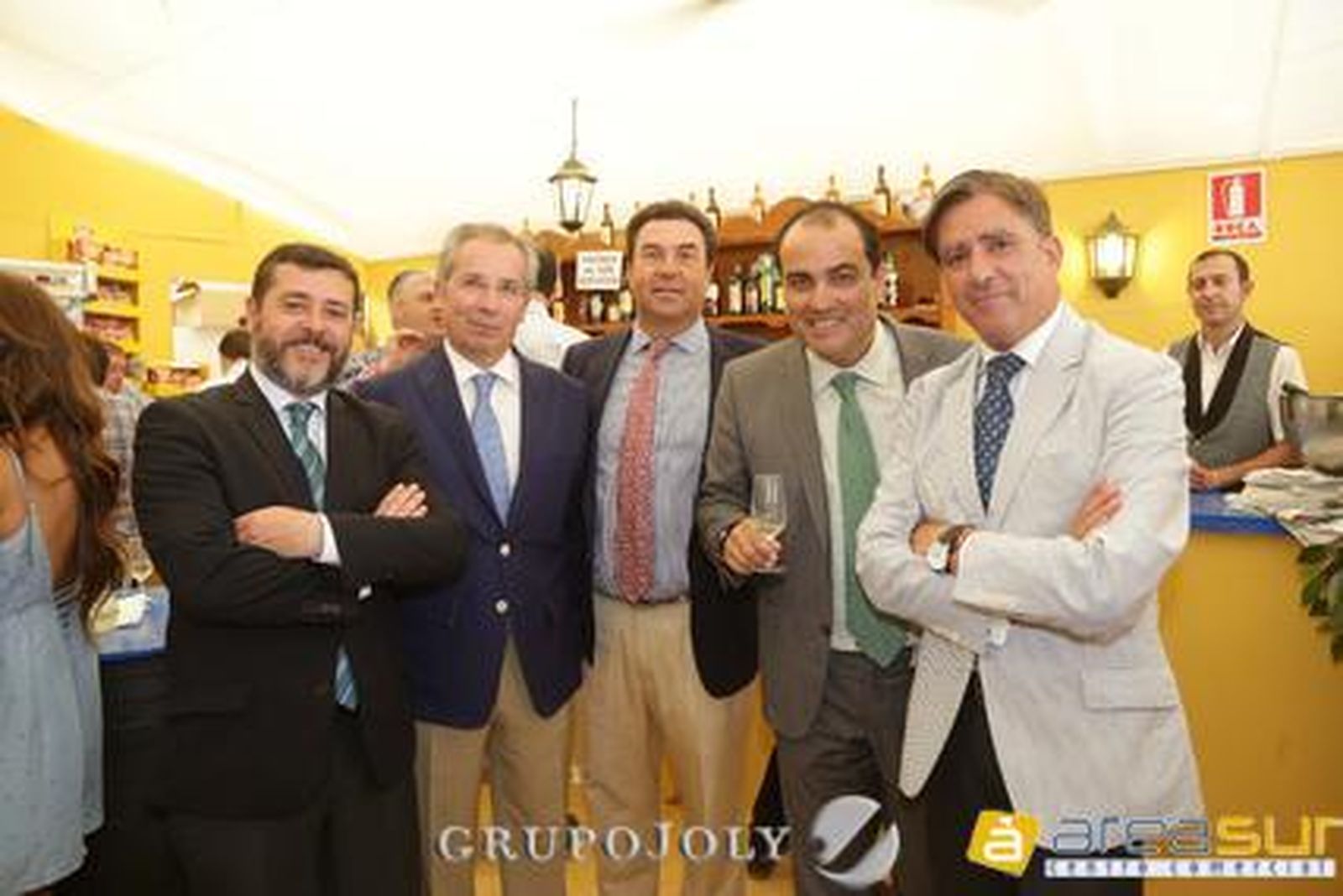 El alcalde de El Puerto, Alfonso Candón; Javier de Torre, subdelegado de Gobierno en la provincia; el doctor Dionisio Romero, David Fernández y Manuel Estrella, presidente de la Audiencia.  Foto: Vanesa Lobo