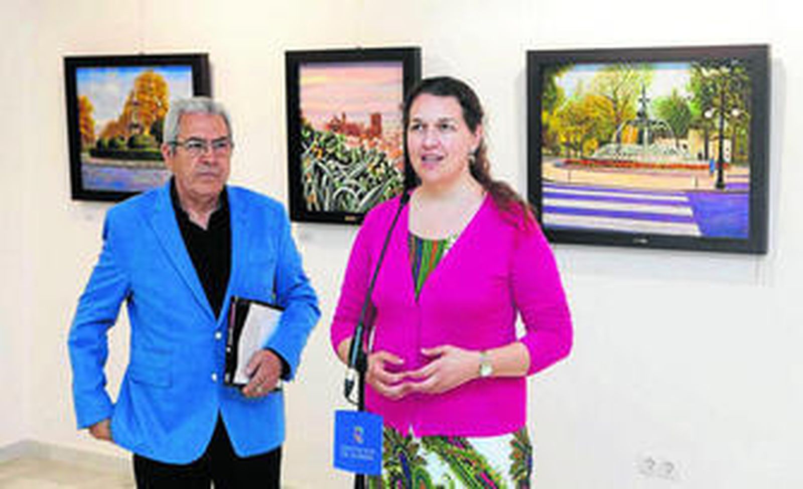 García Serrano acompañado de la Diputada de Bienestar Social, Almudena Valentín.
