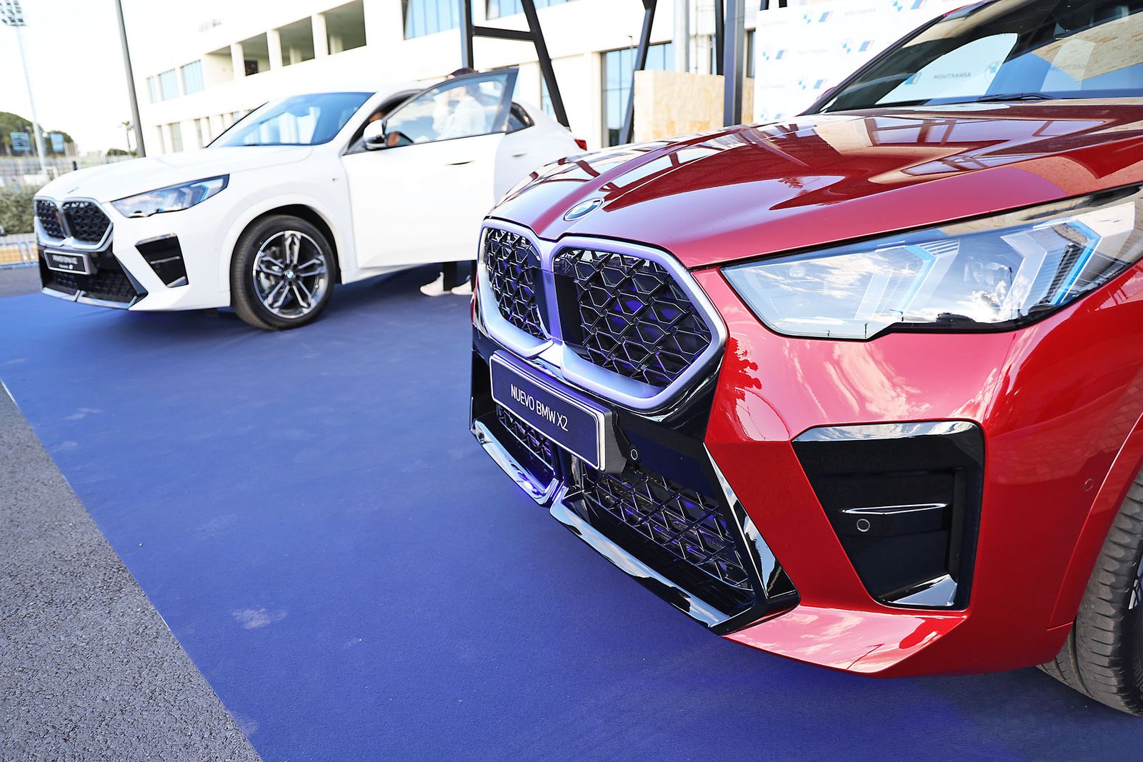 Movitransa presenta los nuevos modelos de BMW IX2 y el X2 en el complejo deportivo Lamiya