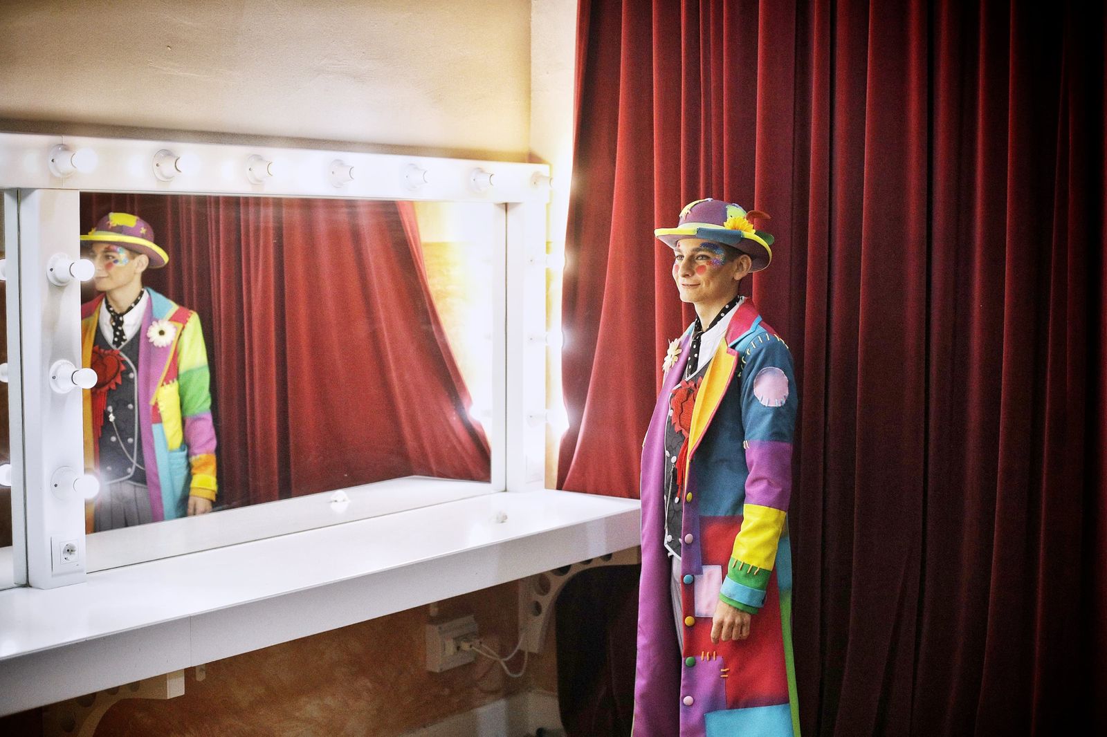 Antonio Lancata, de la comparsa 'La alegría de Cádiz', en camerinos.