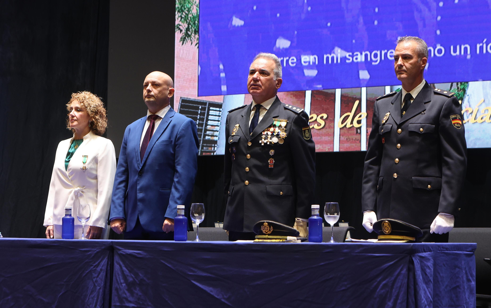 Elena Salcedo, secretaria judicial; el alcalde de Dos Hermanas, Francisco Rodríguez; el comisario Francisco Vidal, y el inspector jefe Luis Villaverde.
