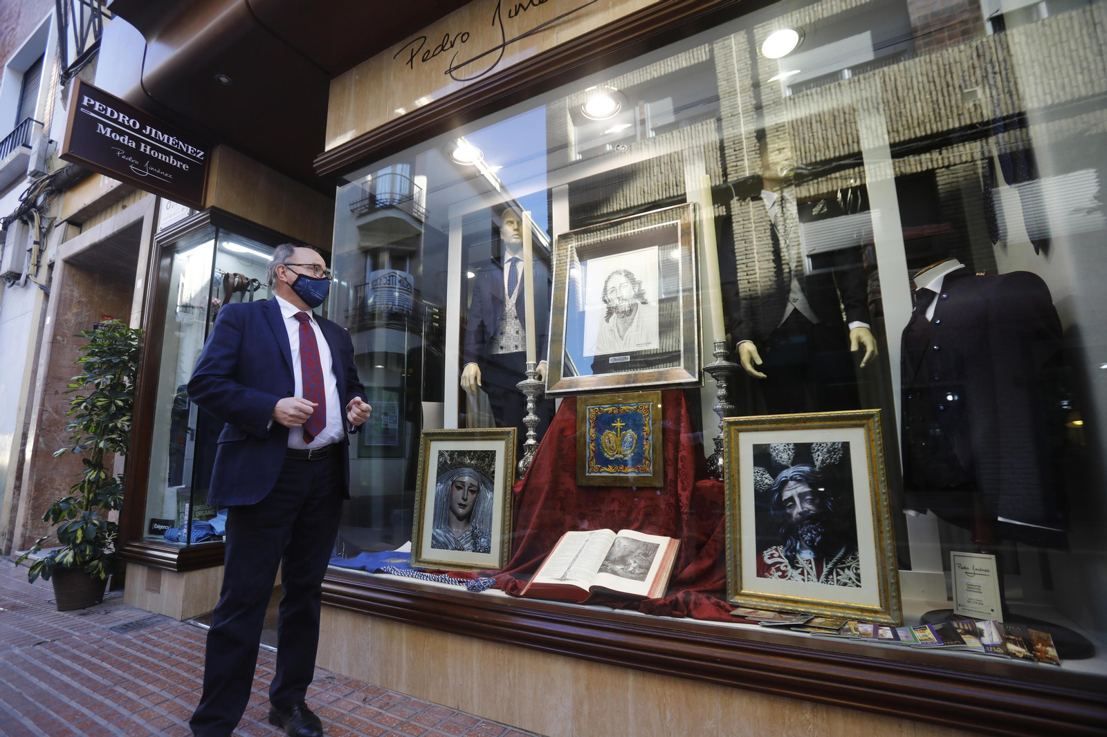 El comercio de Córdoba se engalana para la Pasión