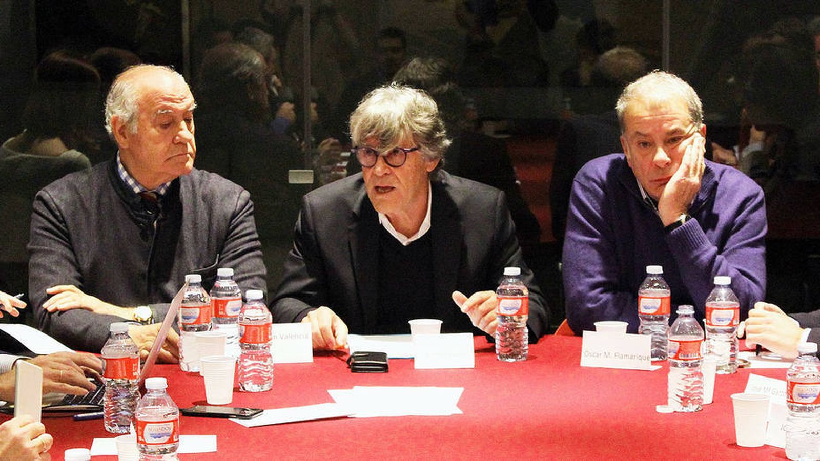 Óscar Chopera, vicepresidente de ANOET, junto a Simón Casas y Ramón Valencia.