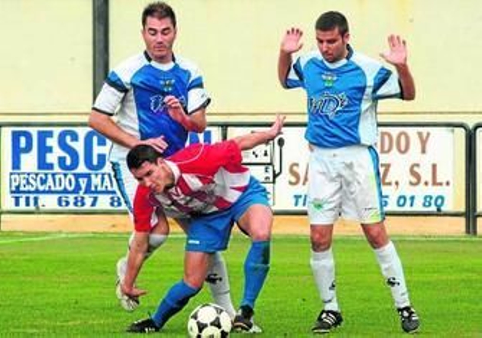 El Arenas espera no tropezar en Vera para dejar encarrilado el ascenso a Tercera División.