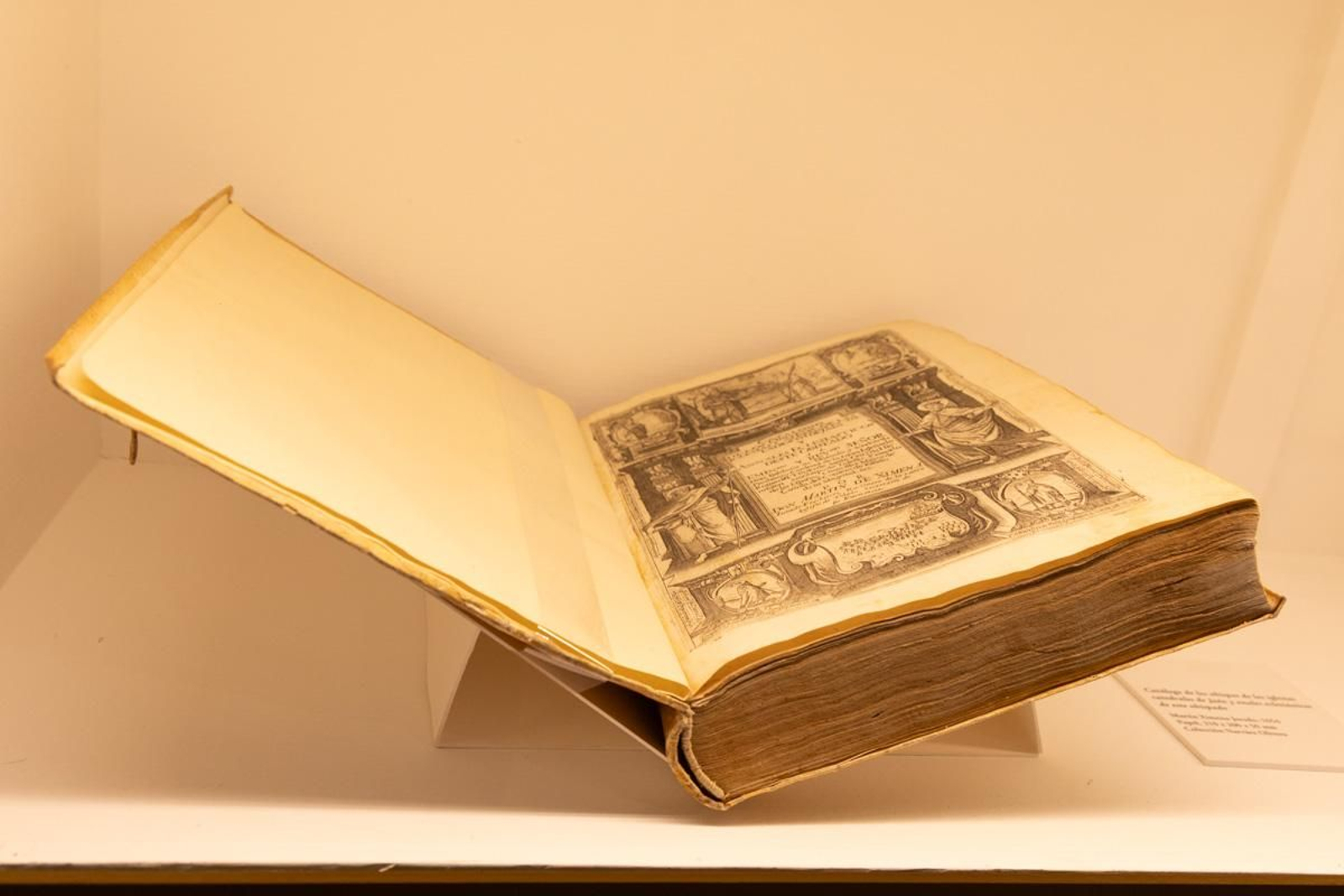 Exposición 'Trampantojos a lo divino: Devociones pintadas en el Barroco giennense', en imágenes