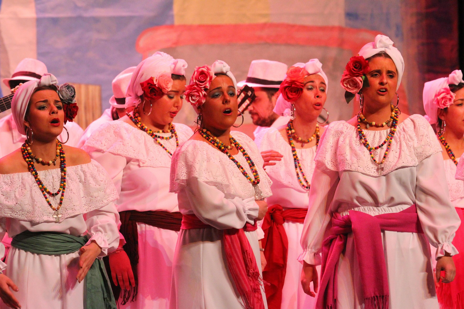 La comparsa de Calañas Calle Cuba en un momento de su redonda actuación la noche del martes.