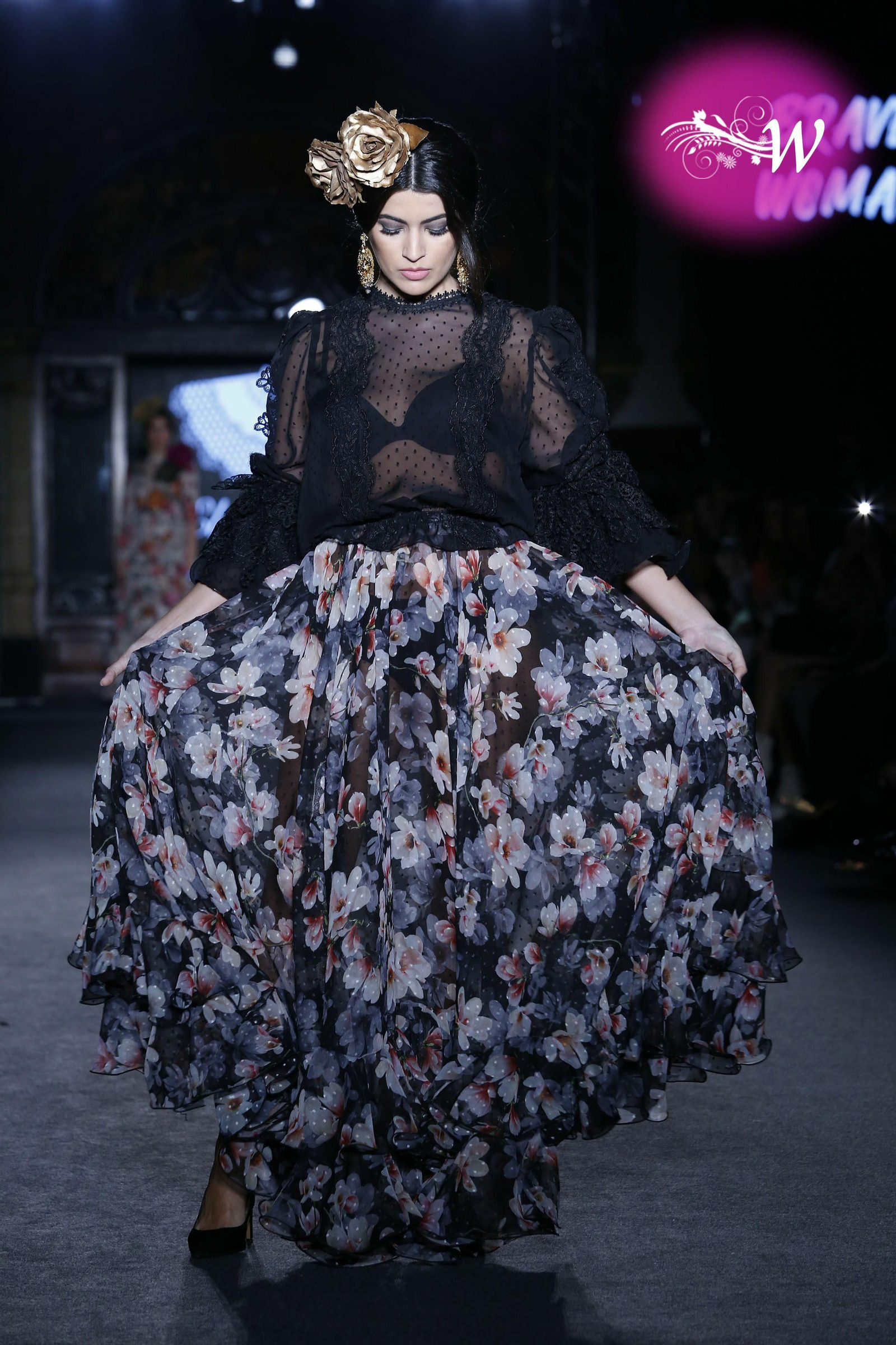 El abanico artesanía expone su colección 2020 en un desfile en We Love Flamenco, todas las fotos