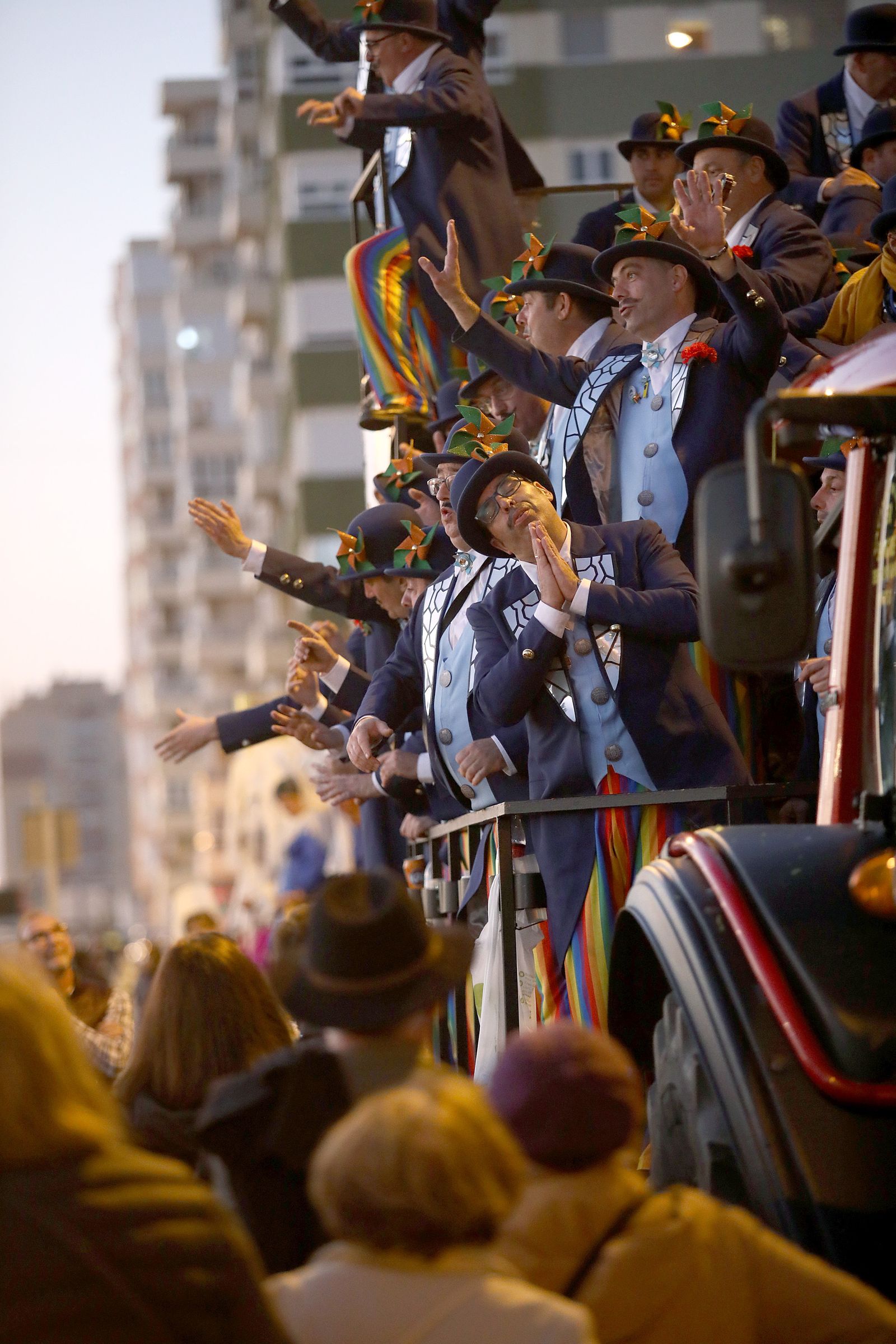 Las imágenes del carrusel de coros en el paseo marítimo