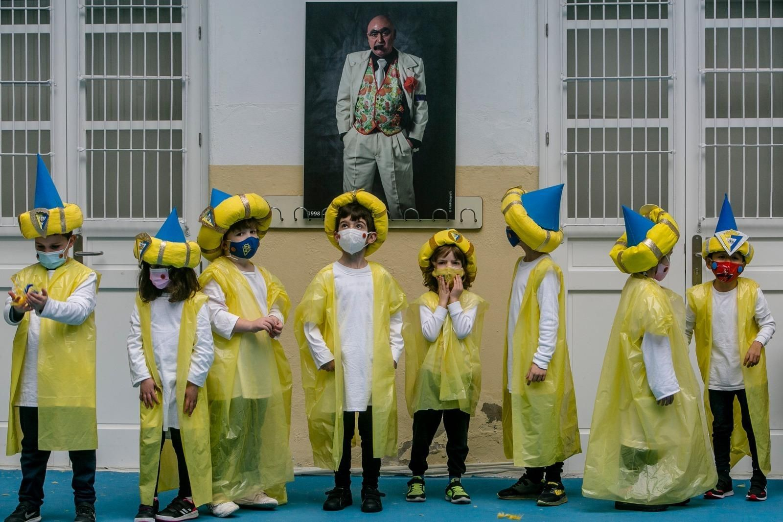 Carnaval de Cádiz: Homenaje a Manolo Santander en el colegio público San Felipe