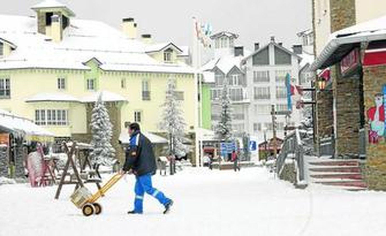 Los esquiadores tuvieron que contentarse con disfrutar de las distintas actividades recreativas.