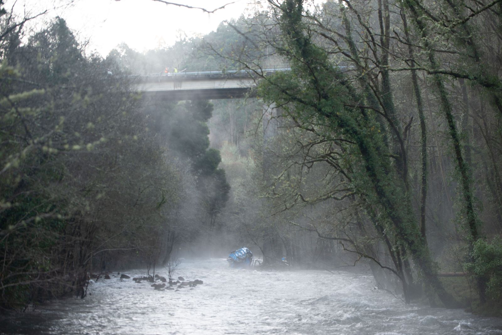 Impactantes imágenes: así quedó el autobús de Pontevedra tras caer al río