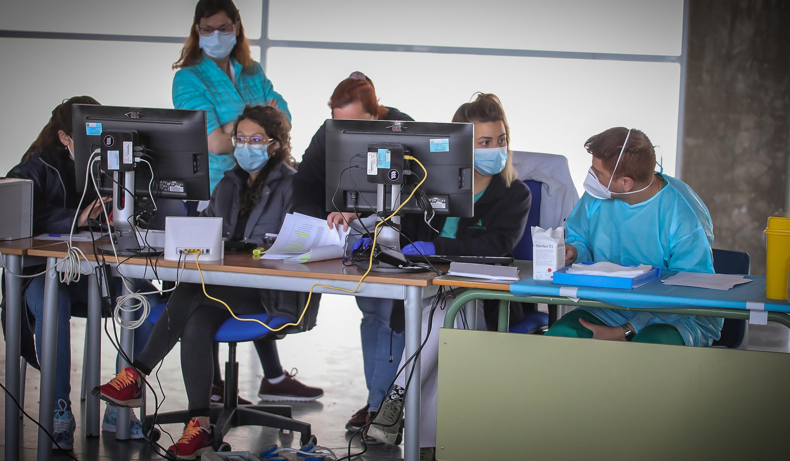 Sanitarios trabajando en la vacunación en Ifeca, días atrás.