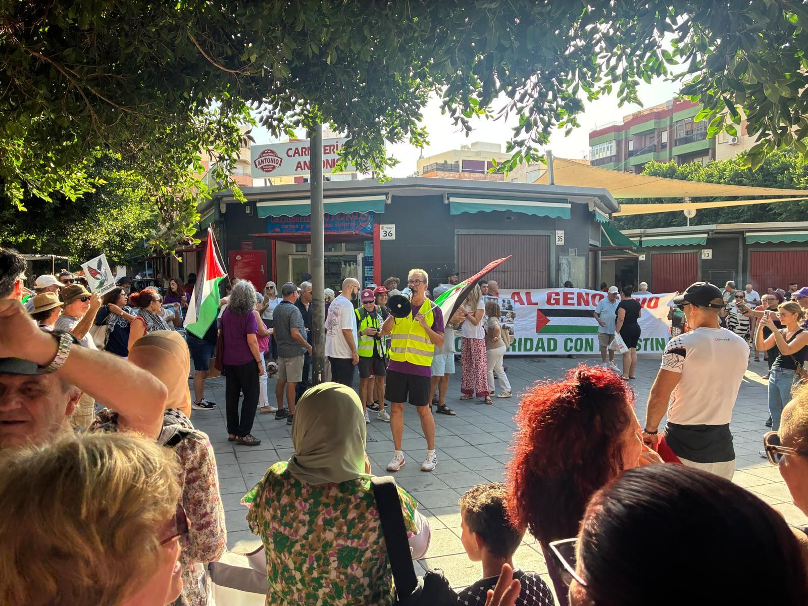 La manifestación por Palestina, en su escala en la Plaza Pavía de la capital.