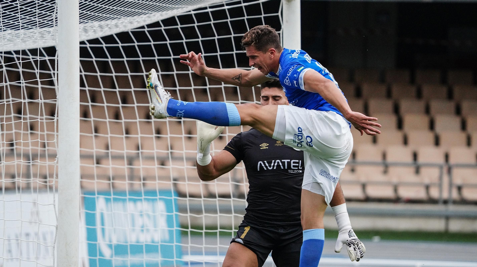Victoria del Xerez DFC ante el Vélez Cf (2-0)