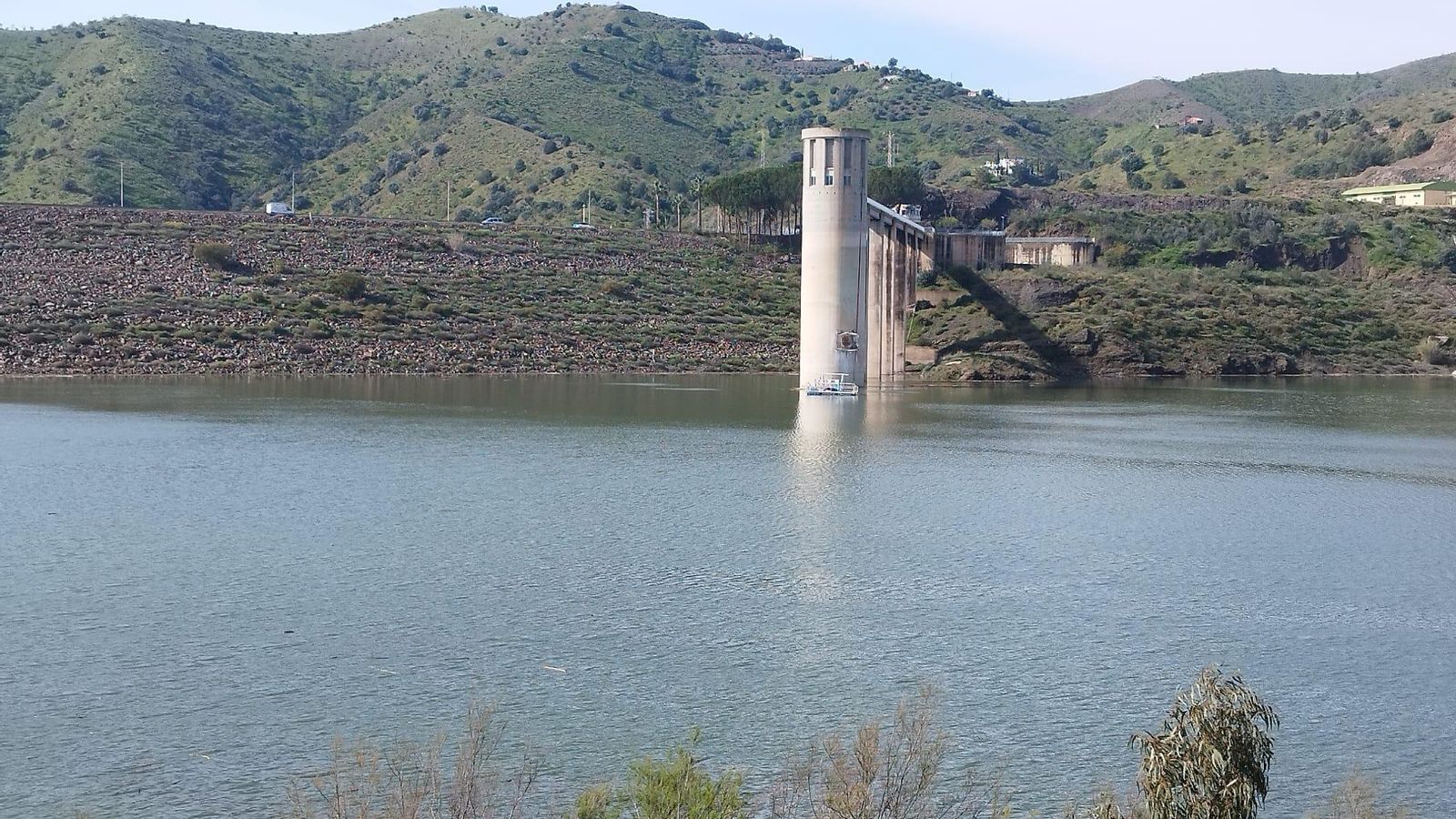 El embalse de la La Viñuela, en la Axarquía.