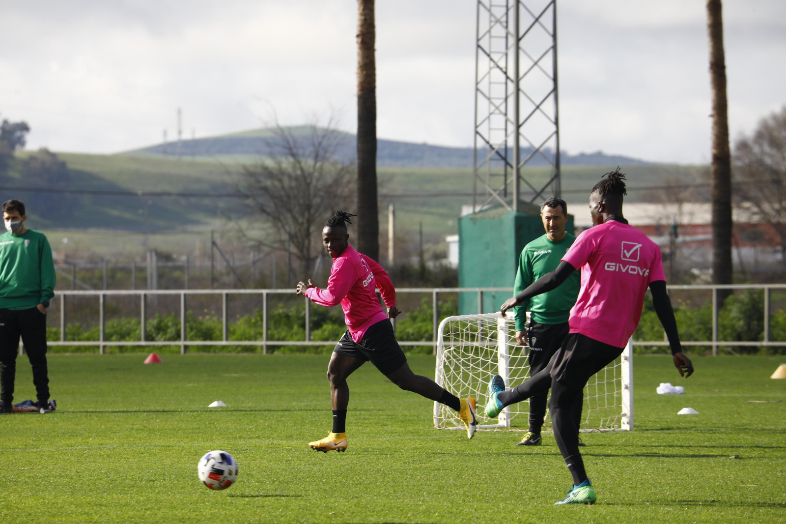 Moussa Sidibé ya se entrena con el Córdoba CF